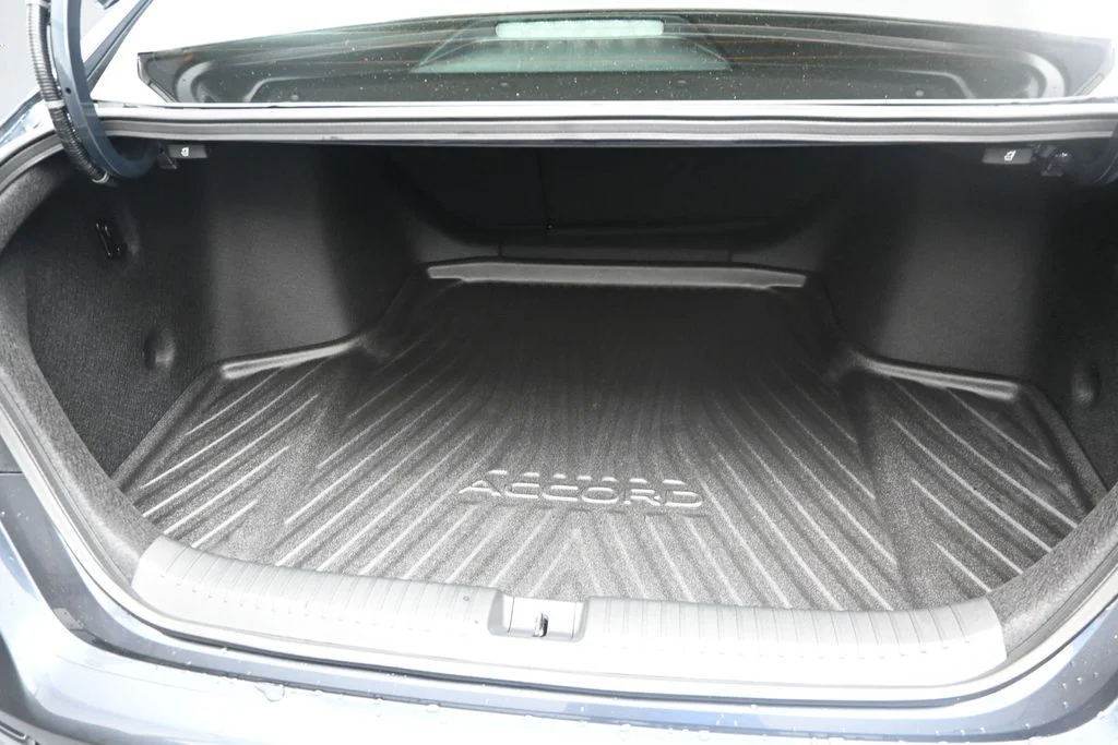 New 2026 Meteorite Gray Metallic Honda SE image 12