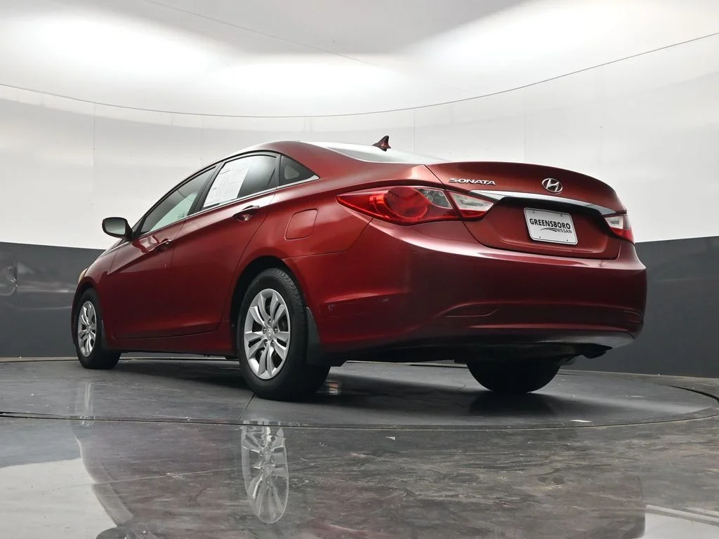 Used 2011 Red Hyundai GLS image 42