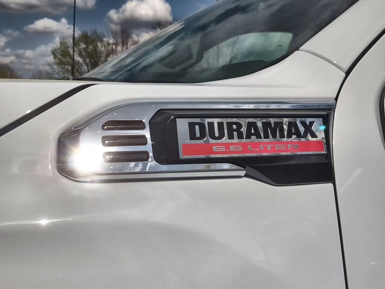 New 2026 Summit White GMC SLE image 31