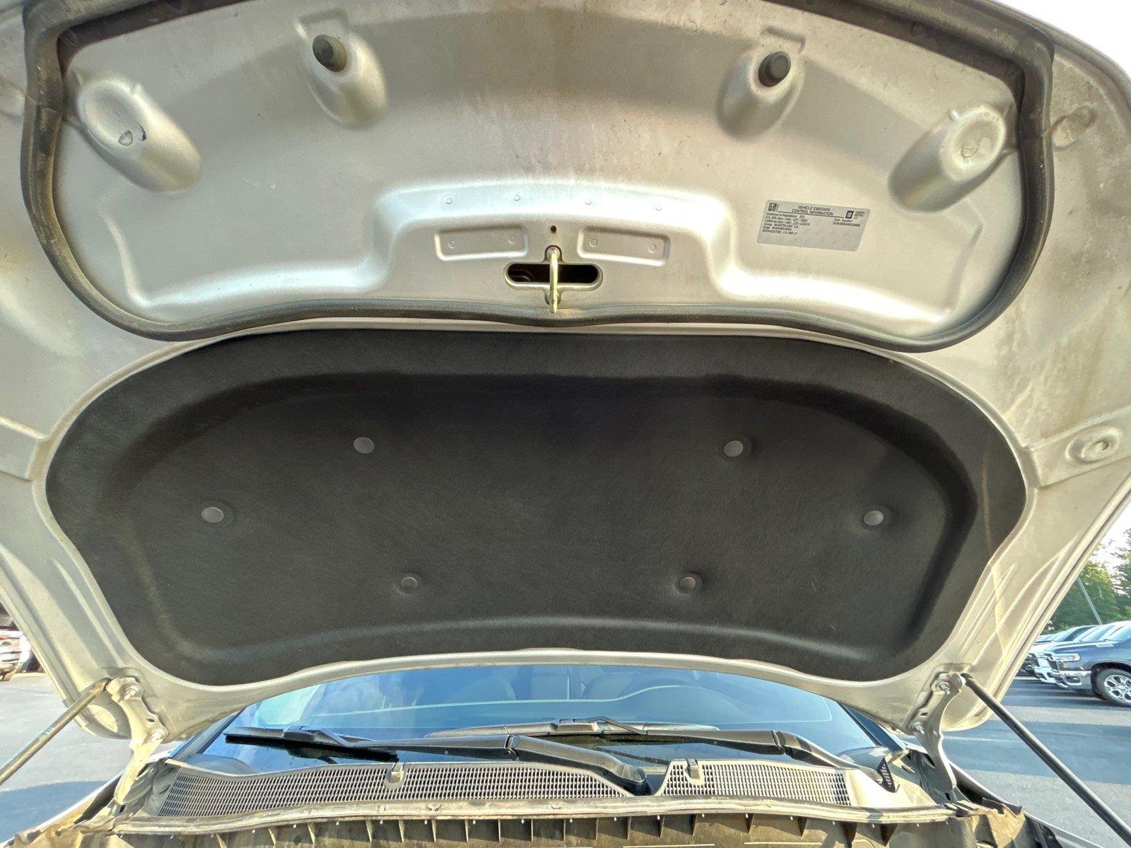 Used 2021 SILVER ICE METALLIC Chevrolet LT image 15