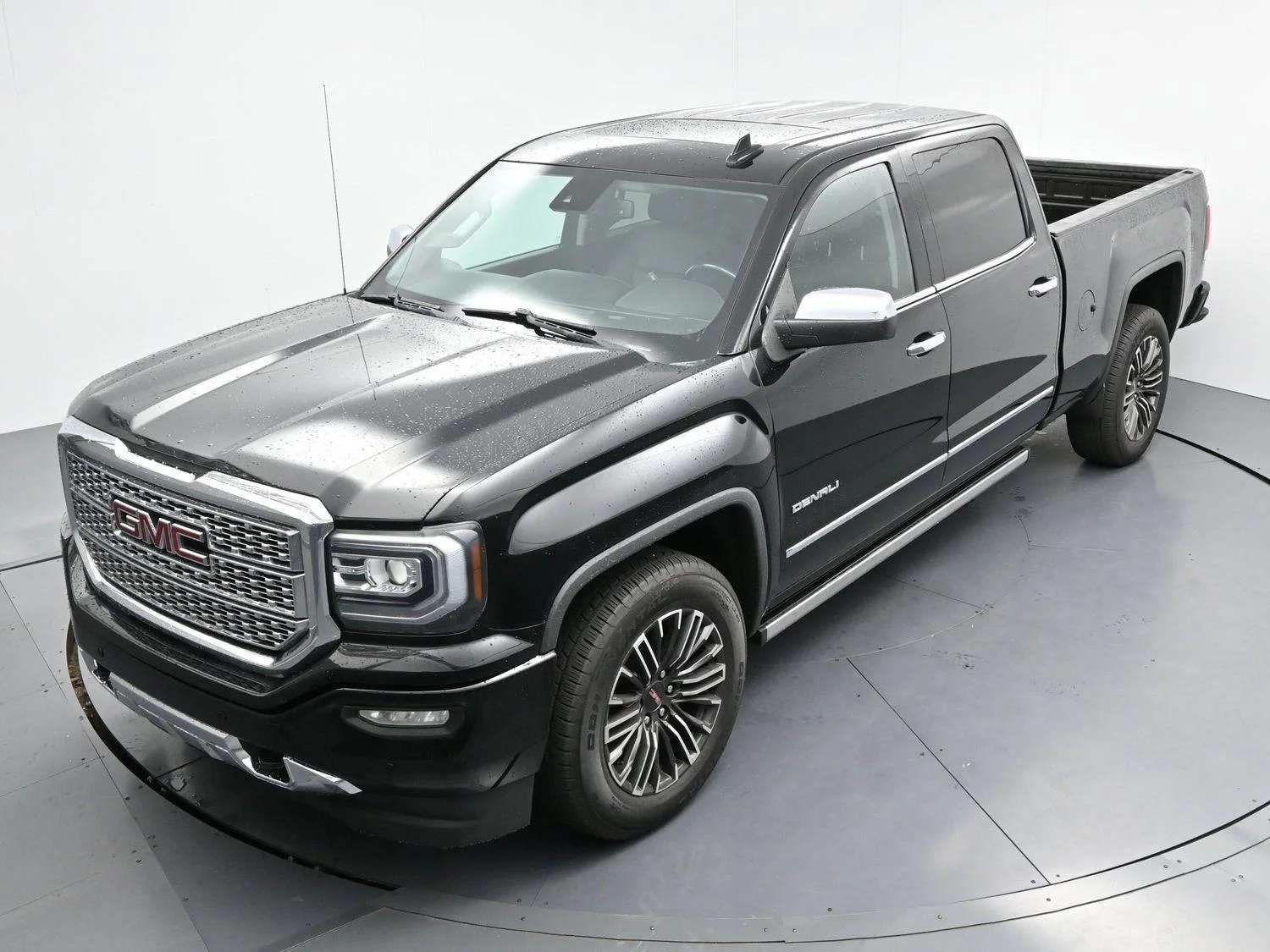 Used 2017 ONYX BLACK GMC Denali image 39