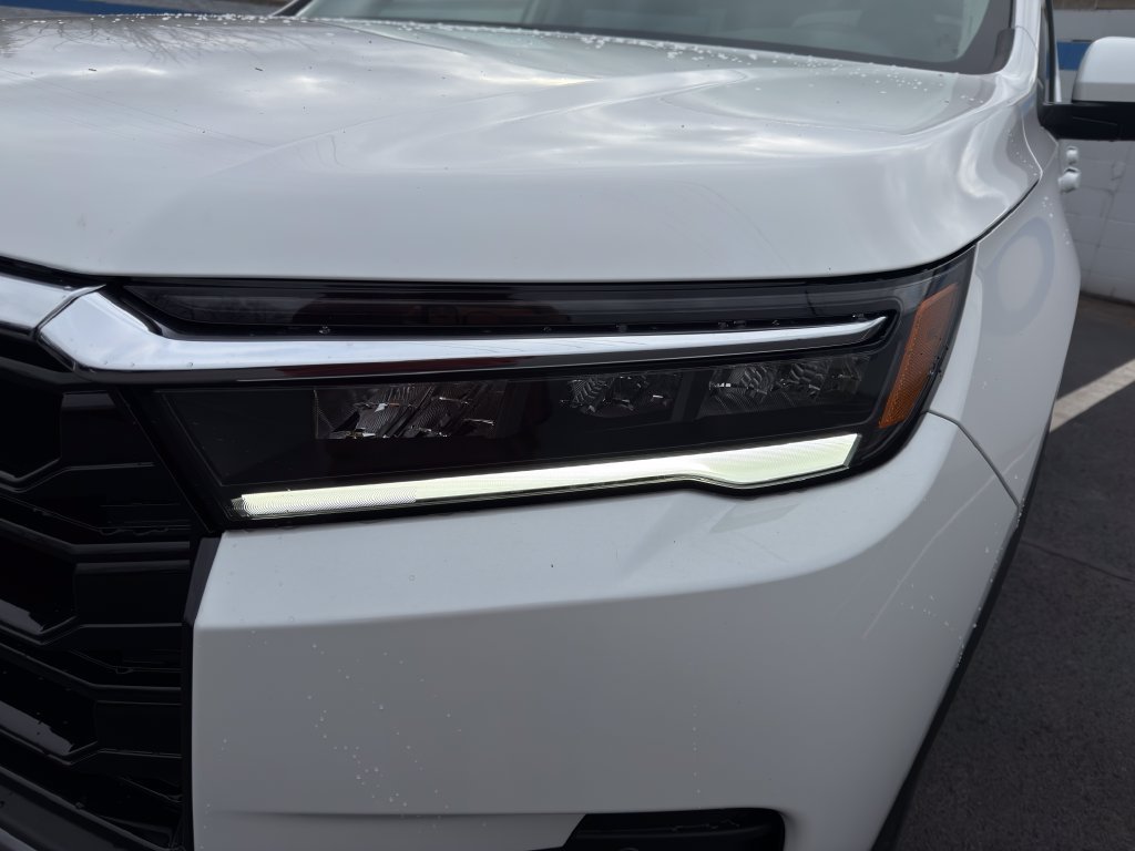 New 2026 Platinum White Pearl Honda Touring image 9