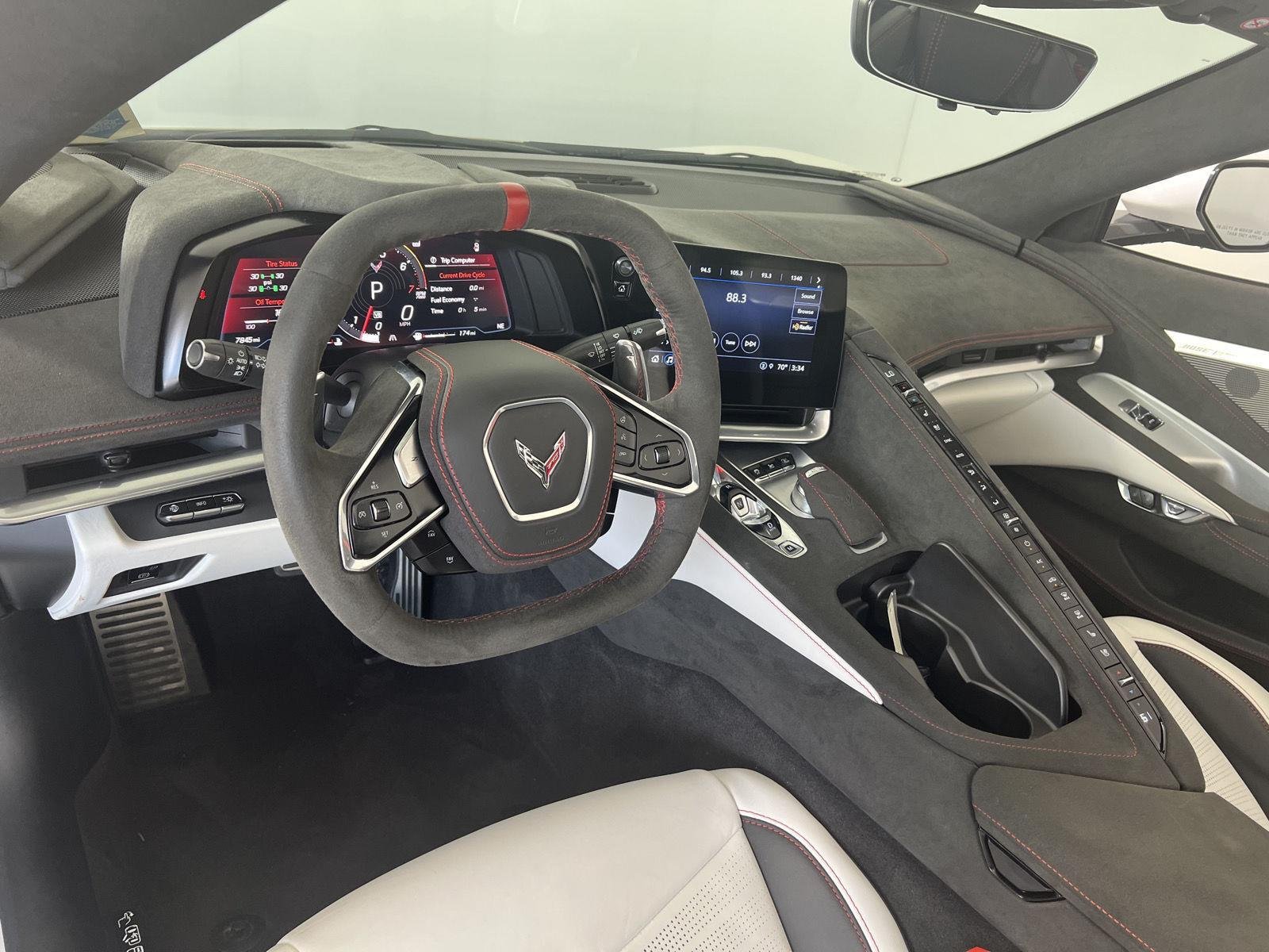 Used 2023 White Pearl Metallic Tricoat Chevrolet Stingray image 3