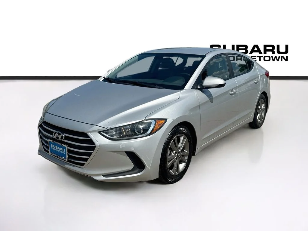 Used 2017 Silver Hyundai SE image 3