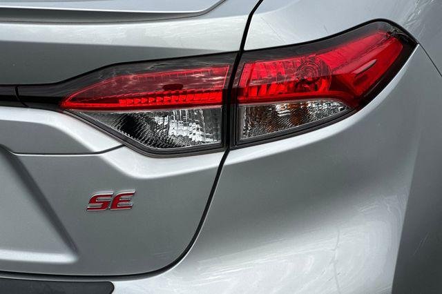 Certified Used 2020 CLASSIC SILVER MET Toyota  image 29