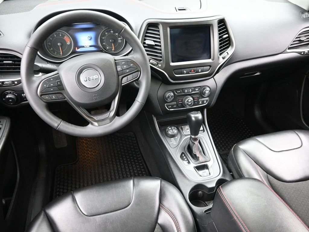 Used 2021 Red Jeep Trailhawk image 15