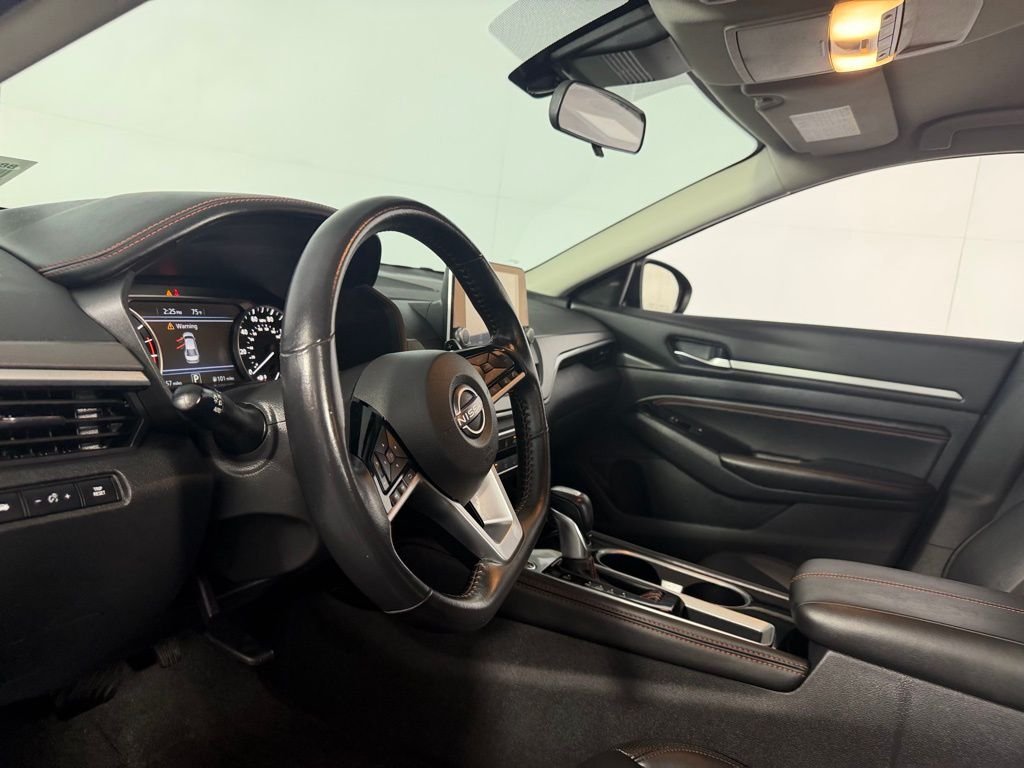 Used 2023 Blue Nissan 2.5 SR image 22