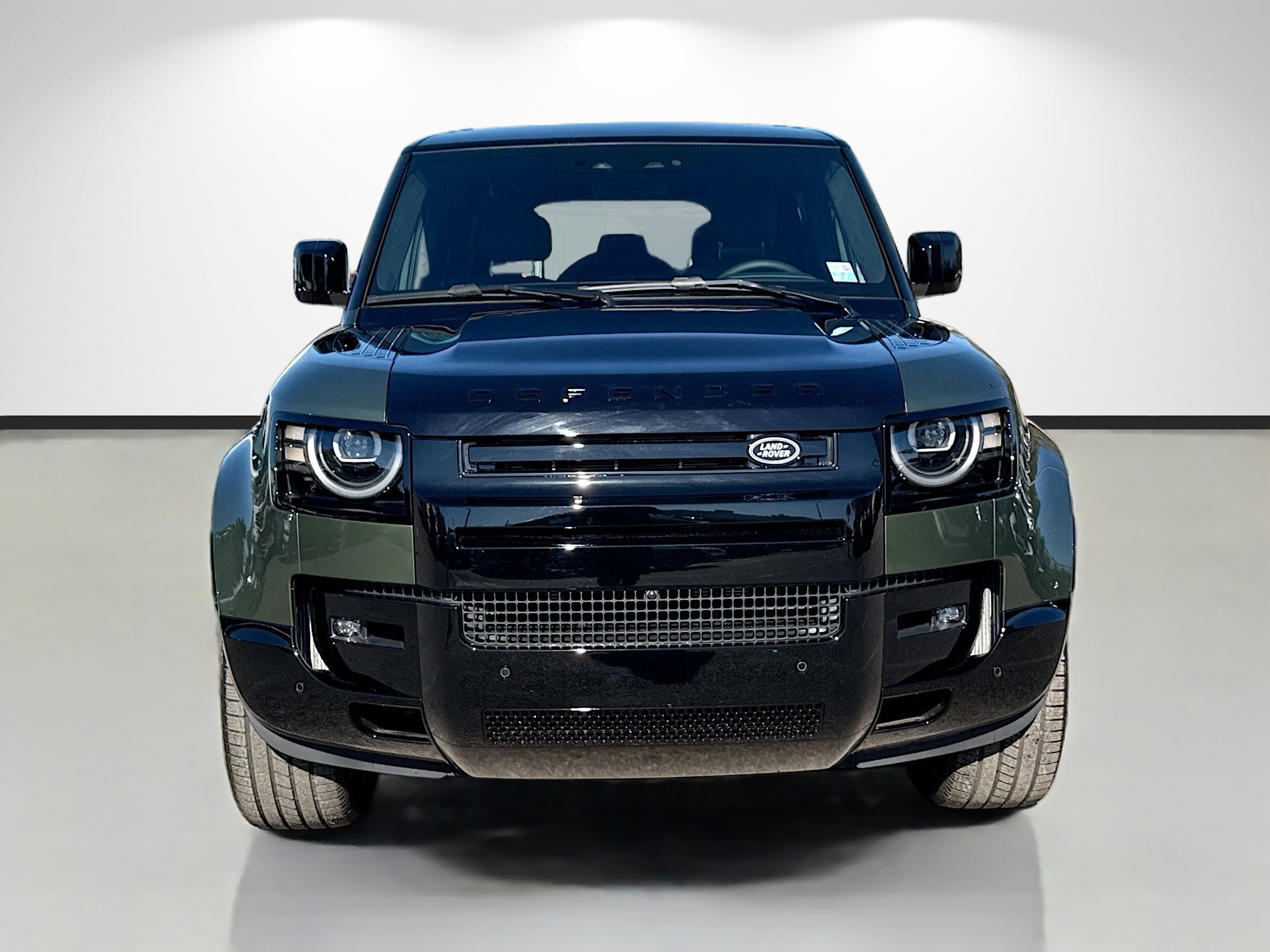 2026 Land Rover Defender X - Photo 8