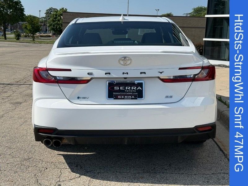 Used 2025 Ice Toyota SE image 4