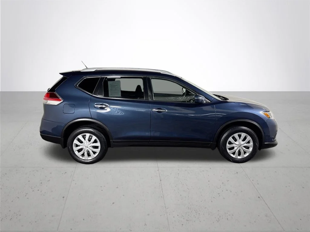 Used 2016 Blue Nissan S image 5