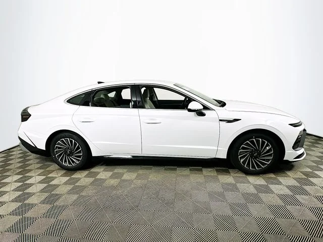 New 2025 Hyundai SONATA HYBRID SEL