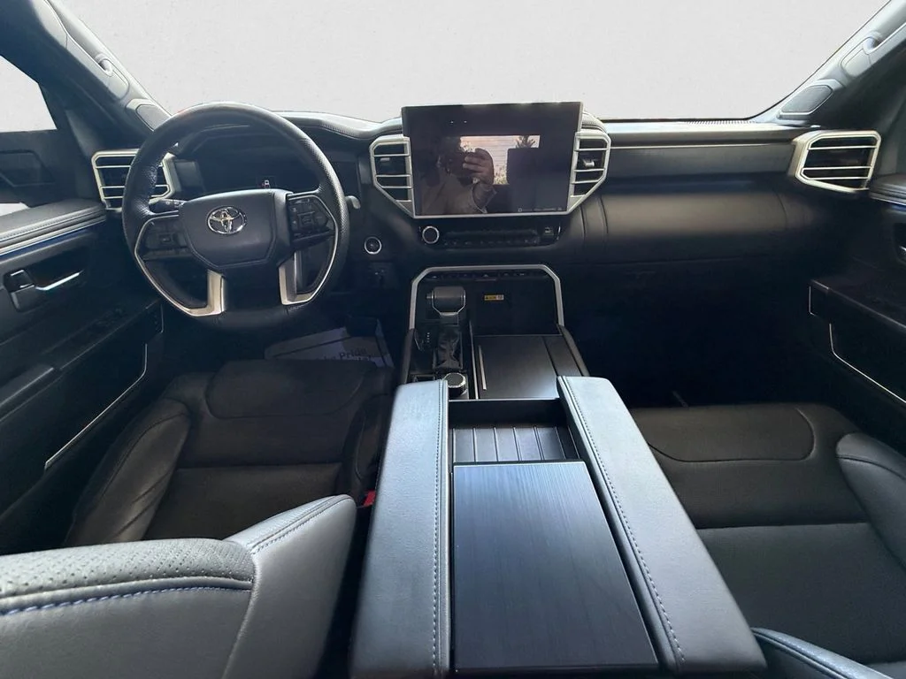 Used 2023  Toyota Platinum image 5