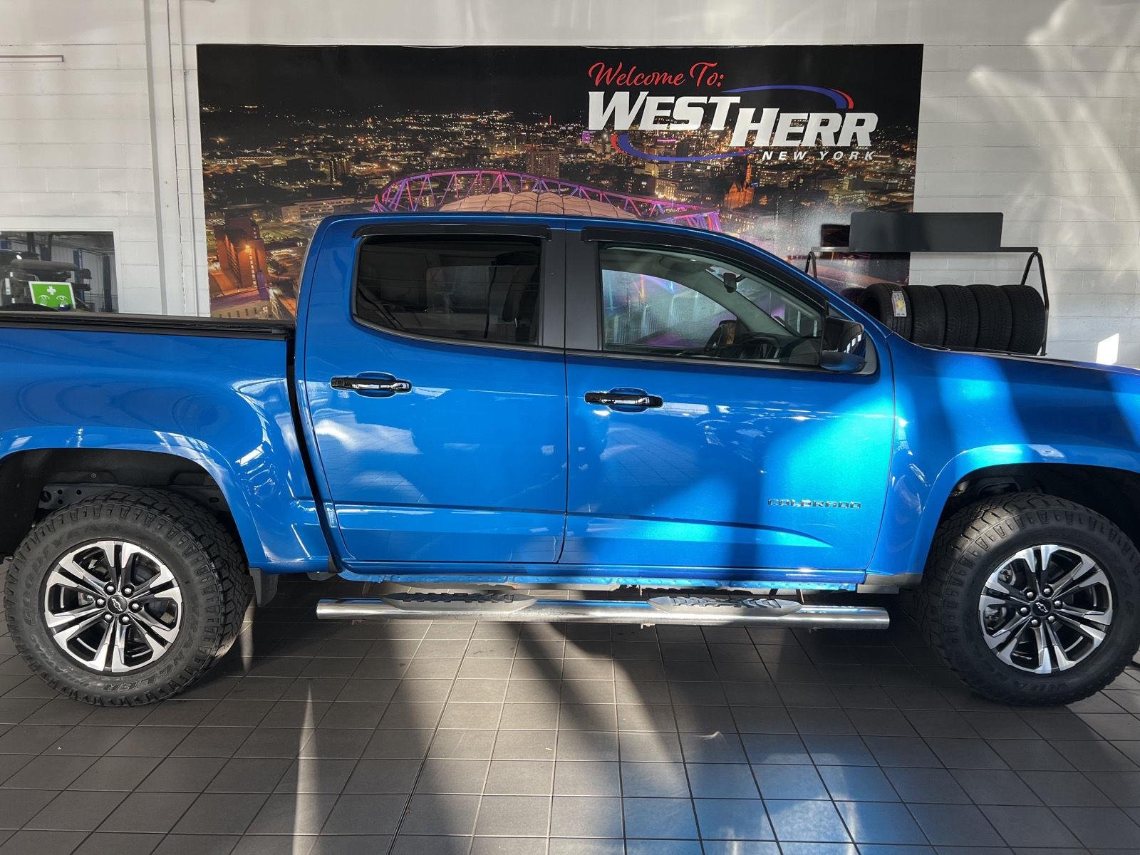 Used 2022 Bright Blue Metallic Chevrolet 4WD Z71 image 7