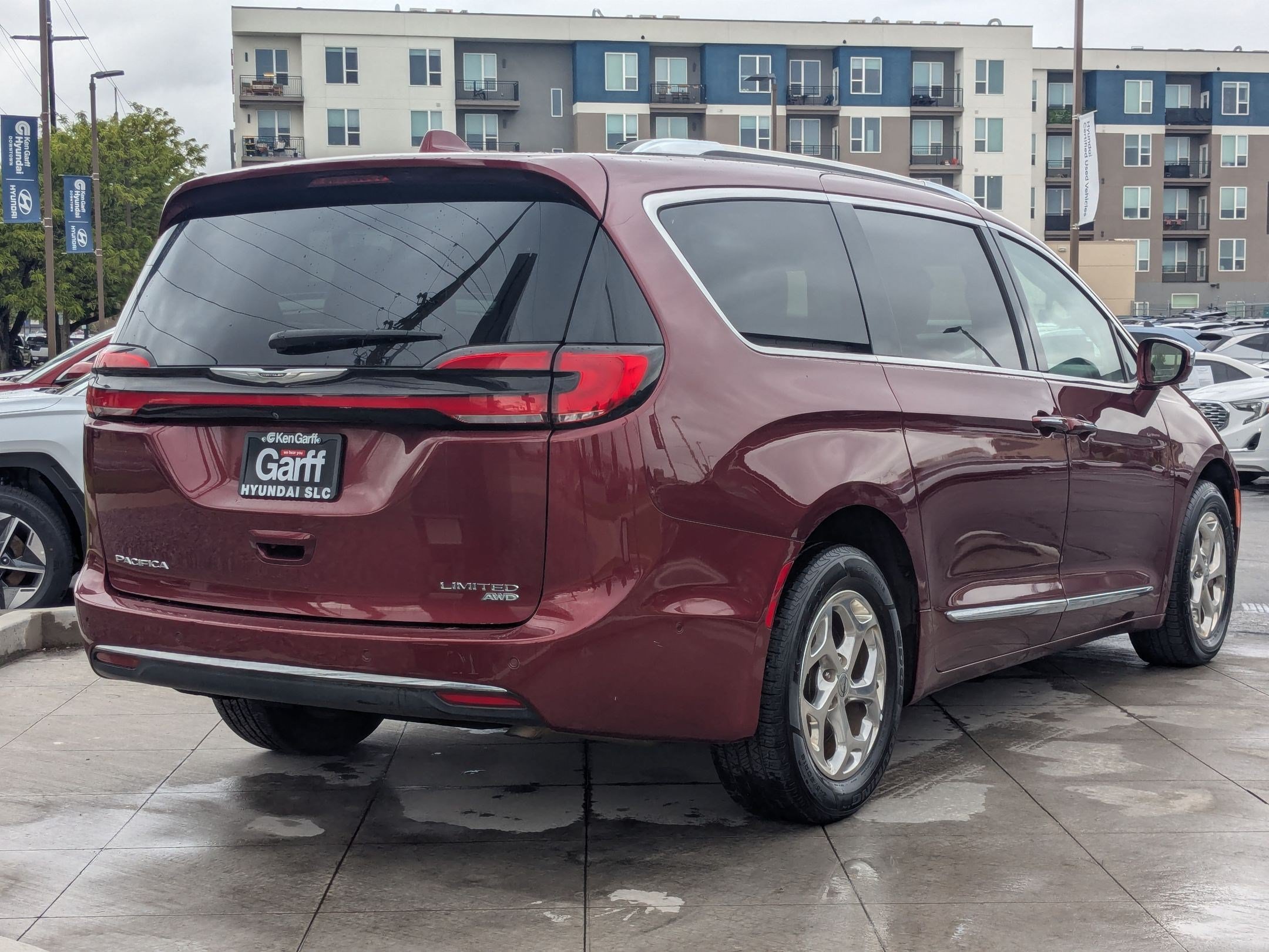 Used 2021 Velvet Red Pearlcoat Chrysler Limited image 3