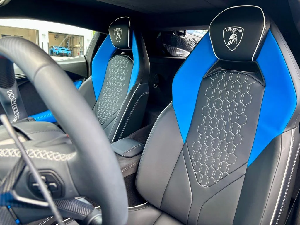 New 2026 Grigio Lamborghini Base image 7