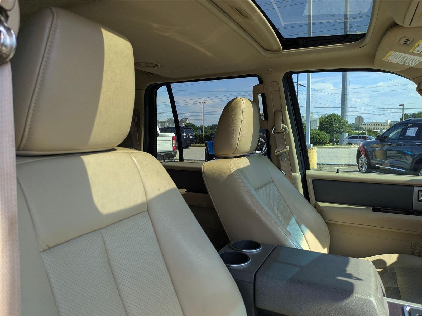 Used 2012 Dark Blue Pearl Metallic Ford XLT image 36