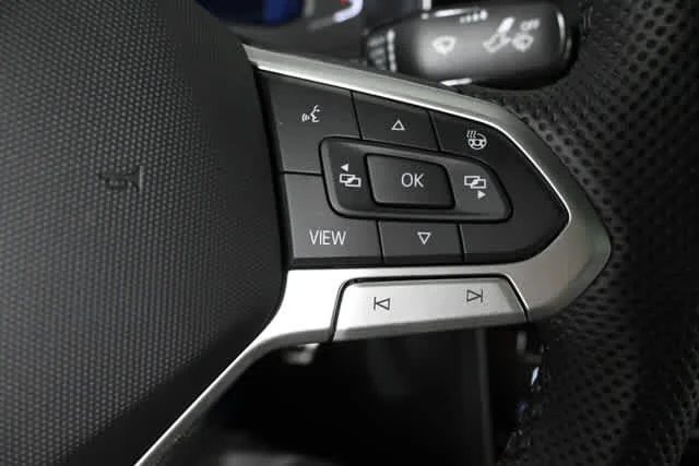 New 2026 Monument Gray w/Deep Black Roof Volkswagen Autobahn image 25