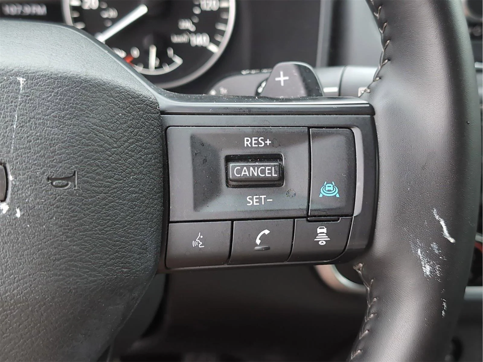 Used 2025 Deep Ocean Blue Pearl Nissan SV image 27