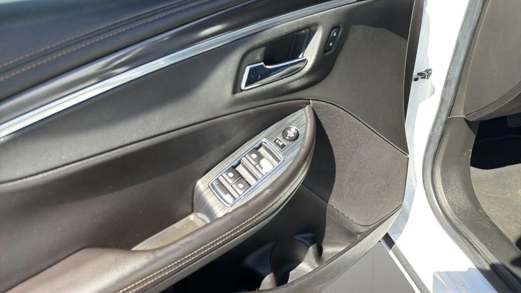 Used 2017 White Chevrolet LT image 15