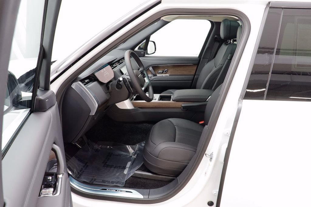 New 2025 Fuji White LAND ROVER SE PHEV image 7