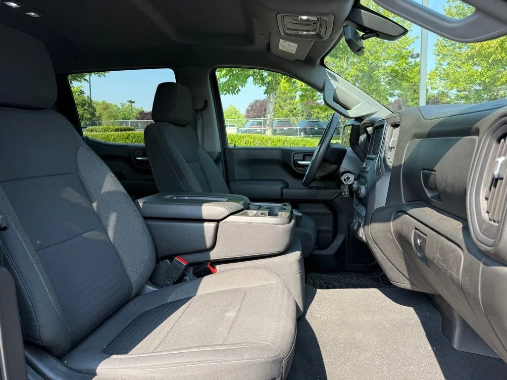 Used 2022 Satin Steel Metallic Chevrolet Custom image 22