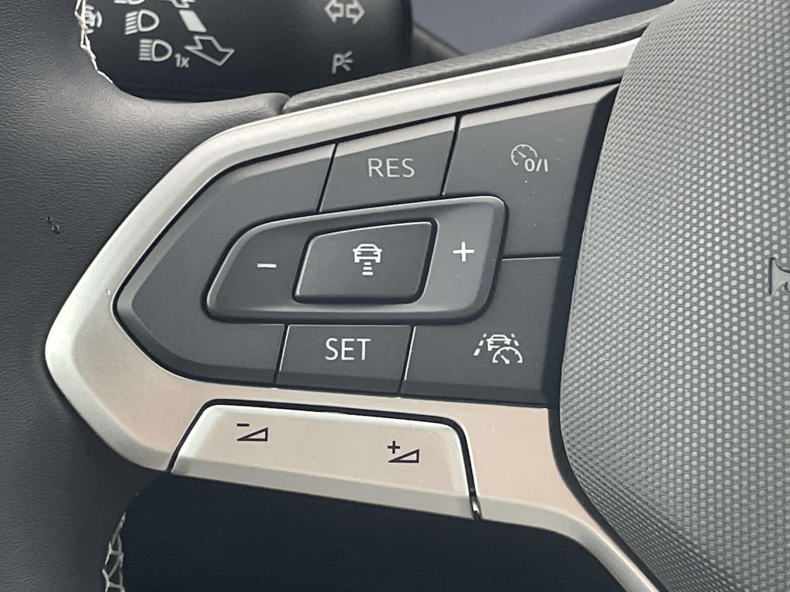 New 2027 9728/ Volkswagen SEL image 32