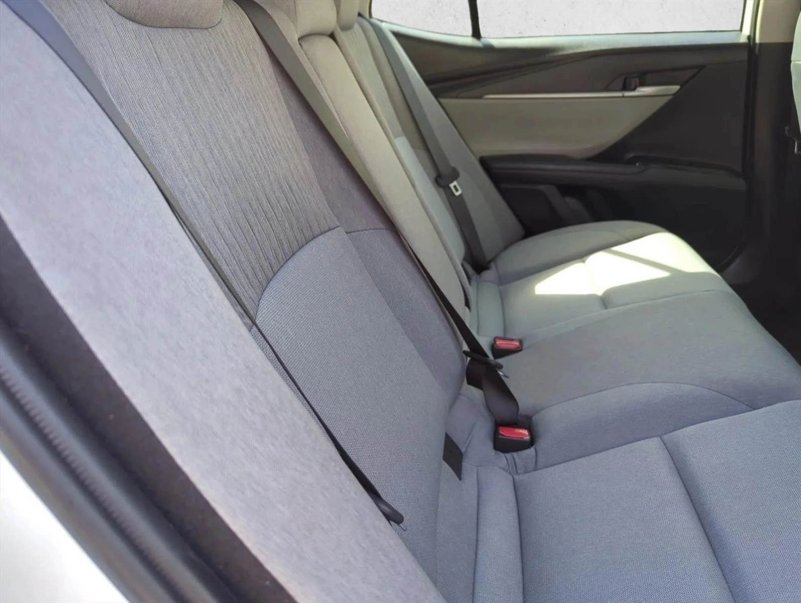 Used 2025 White Toyota LE image 10