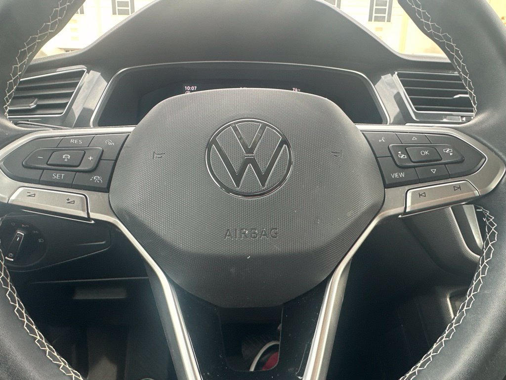 Used 2022 Gray Volkswagen 2.0T SE image 11