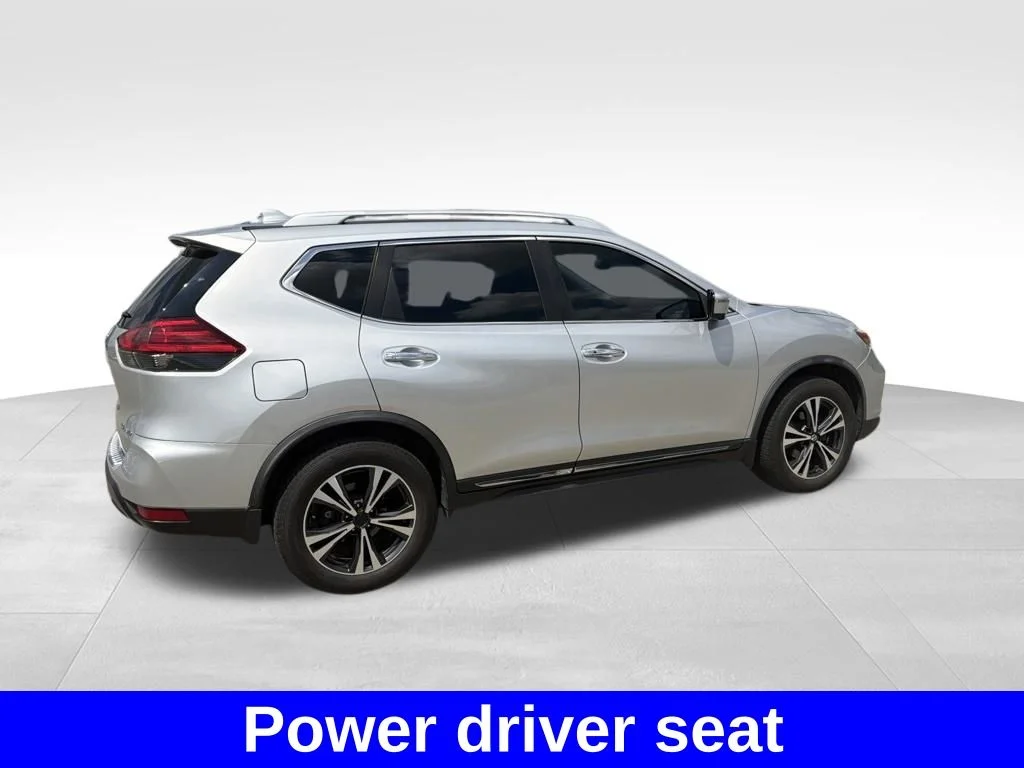 Used 2017 Silver Nissan SL image 9