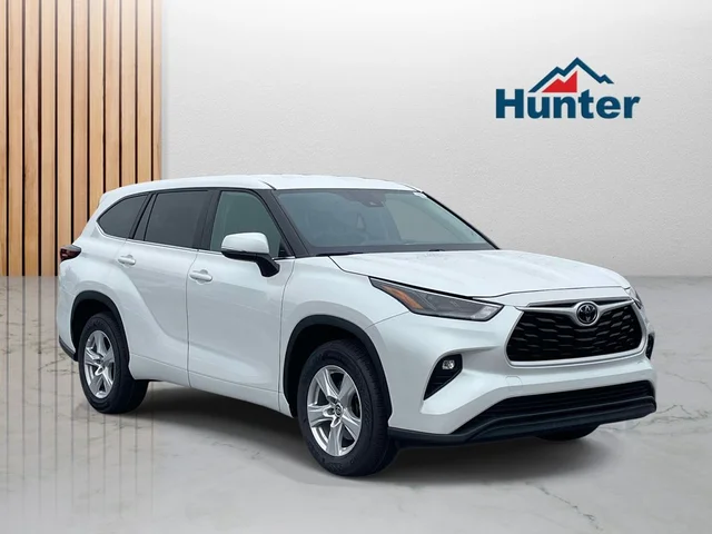 2024 Toyota Highlander LE