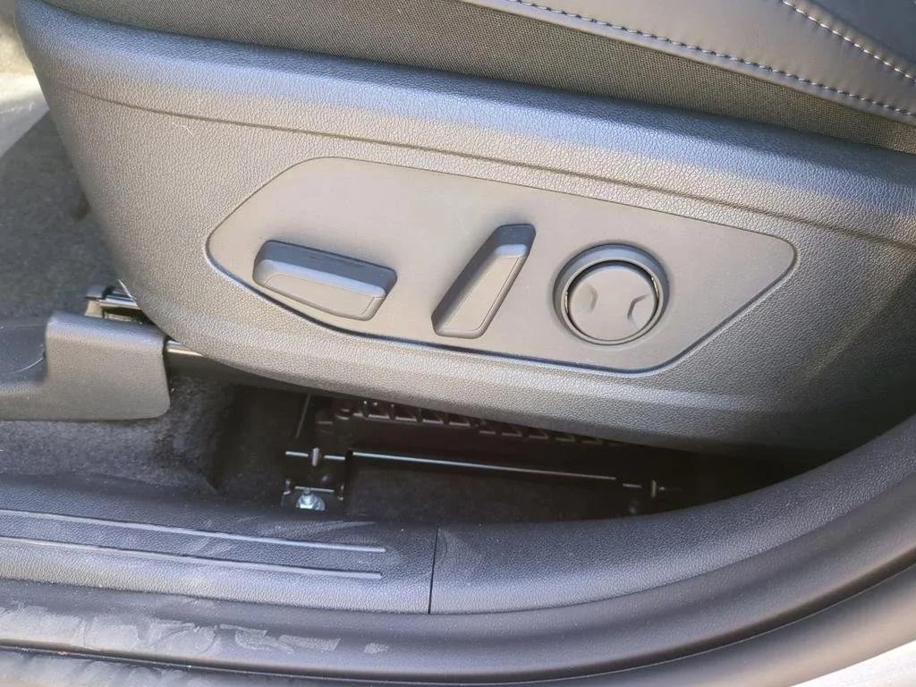 New 2026 Steel Gray Kia EX image 23