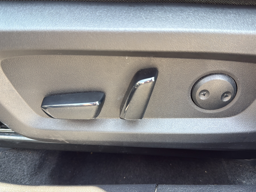 Used 2024 Gray Mitsubishi SE image 19
