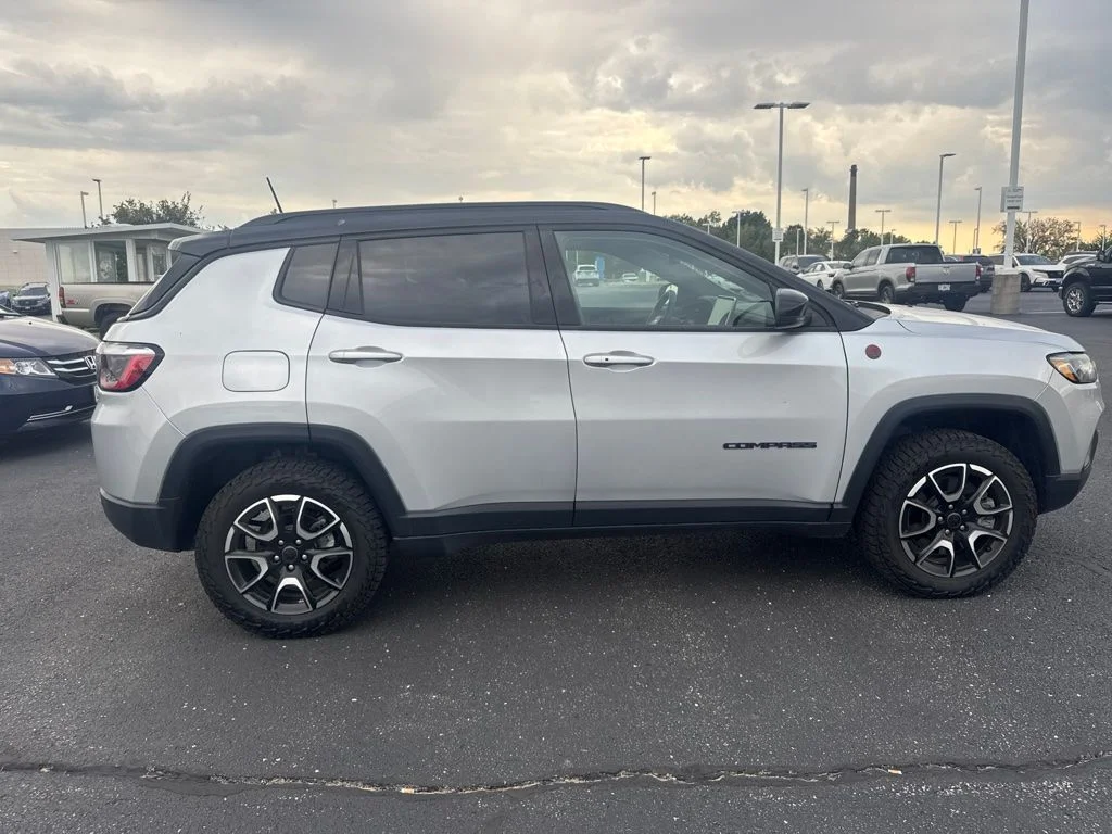 Used 2025 Silver Jeep Trailhawk image 9