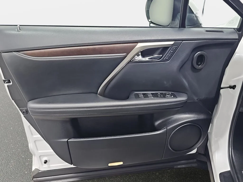 Used 2022 White Lexus 350 image 29