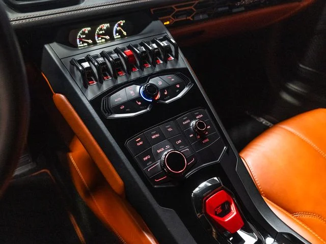Used 2018 Black Lamborghini  image 20