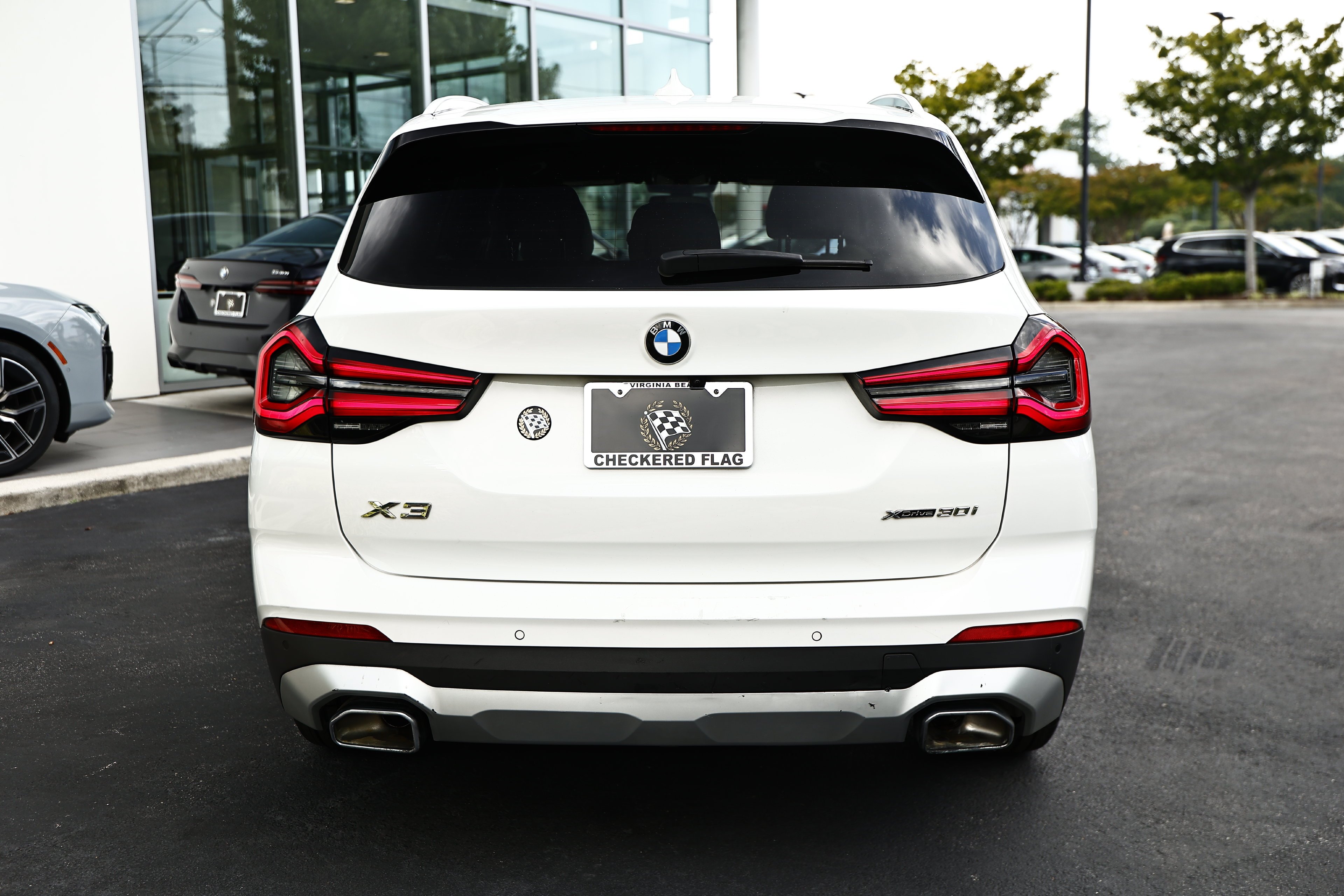 Used 2024 Alpine White BMW xDrive30i image 7