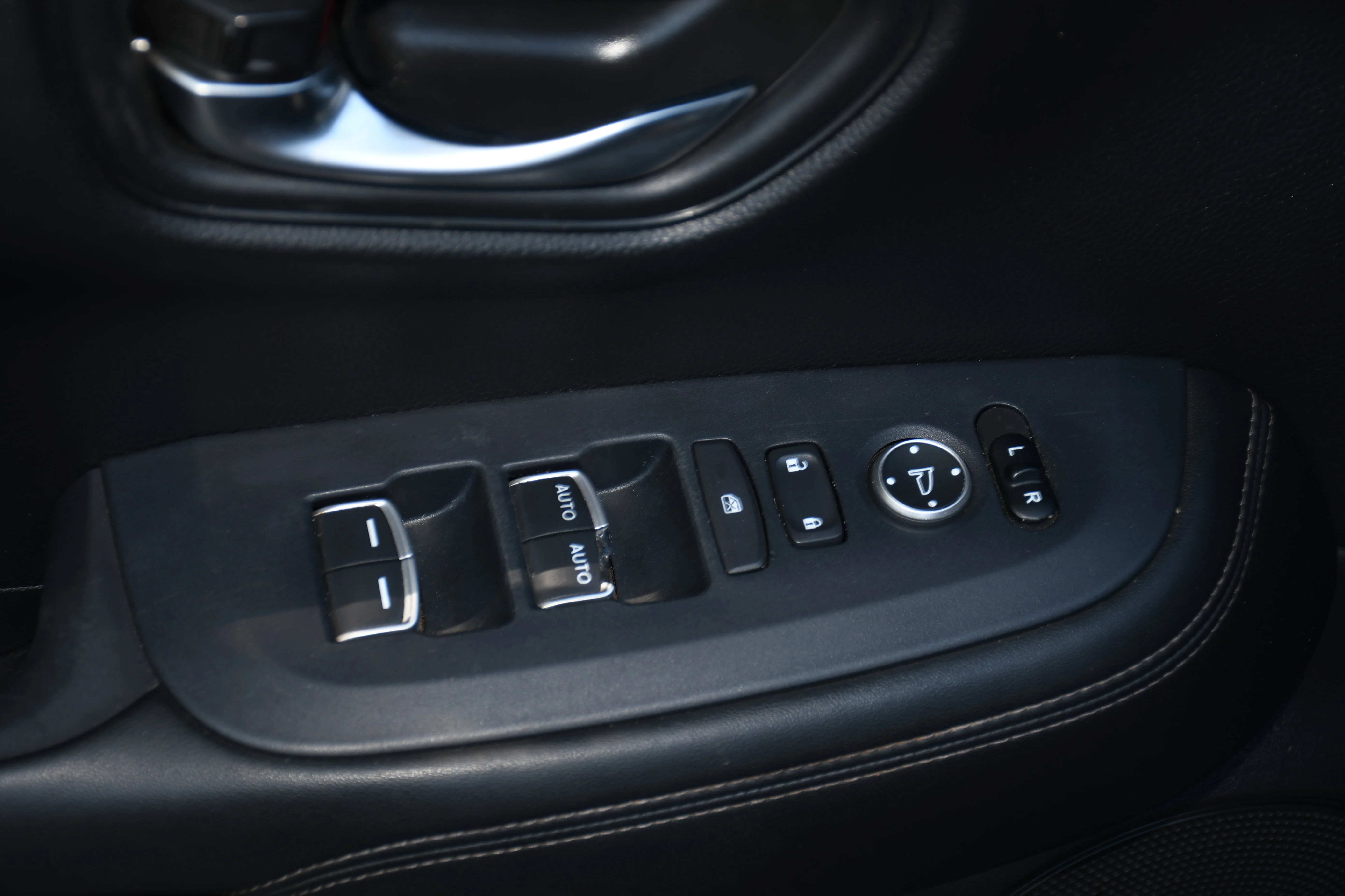 2023 Honda HR-V EX-L - Photo 11