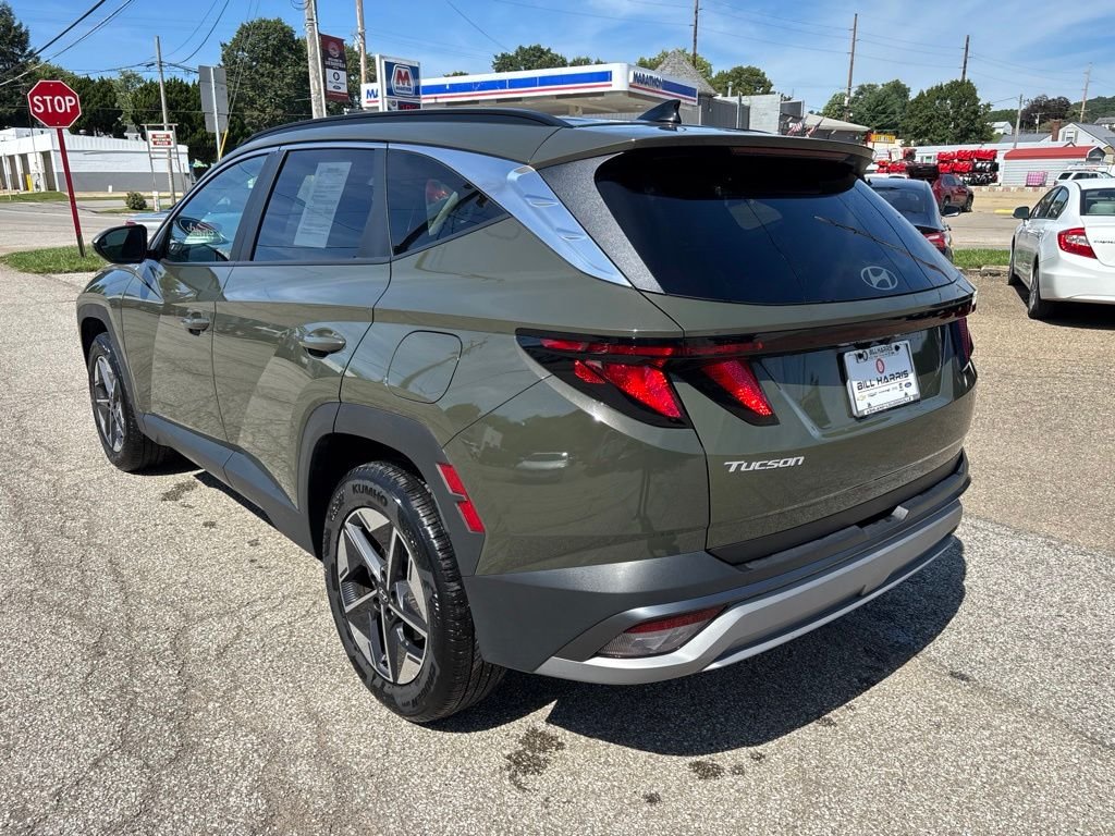 Used 2025 Green Hyundai SEL image 7