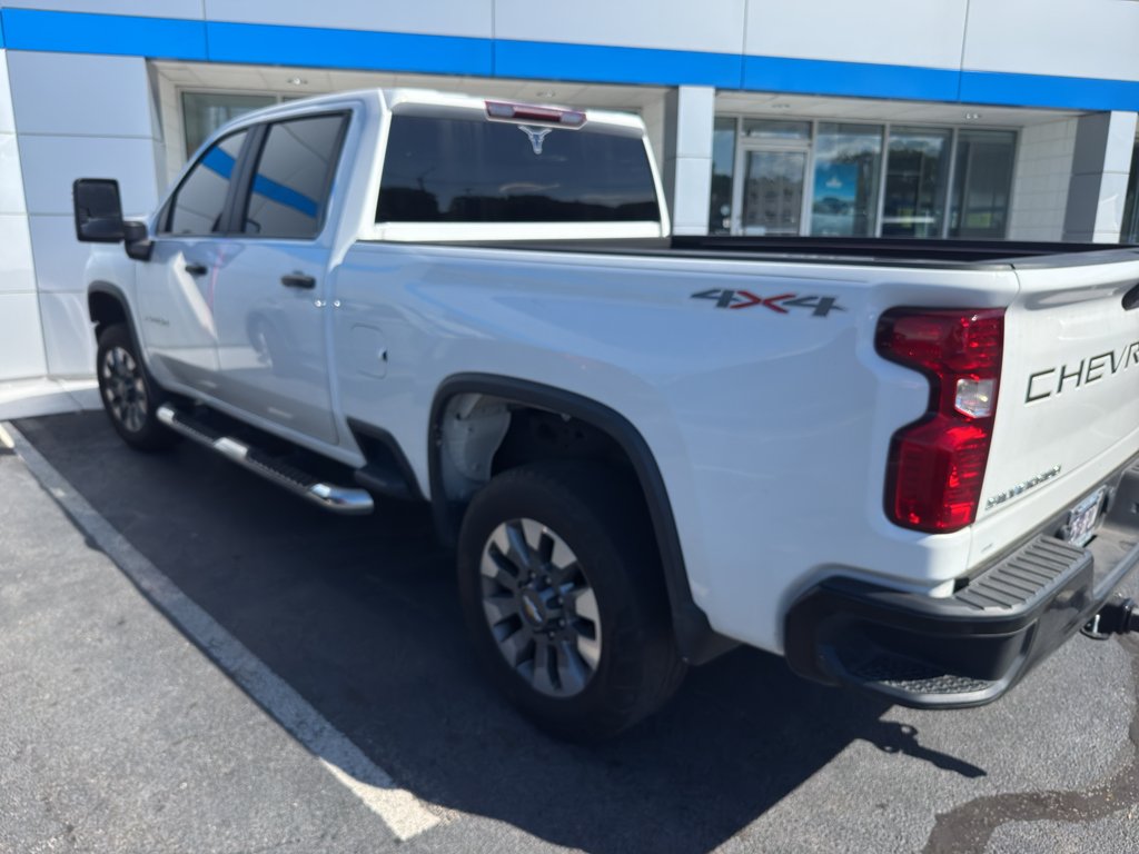 Used 2022 Summit White Chevrolet Custom image 7