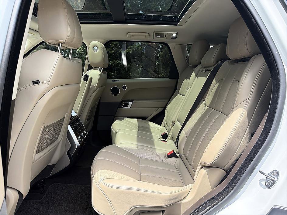 Used 2014 Fuji White Land Rover HSE image 12