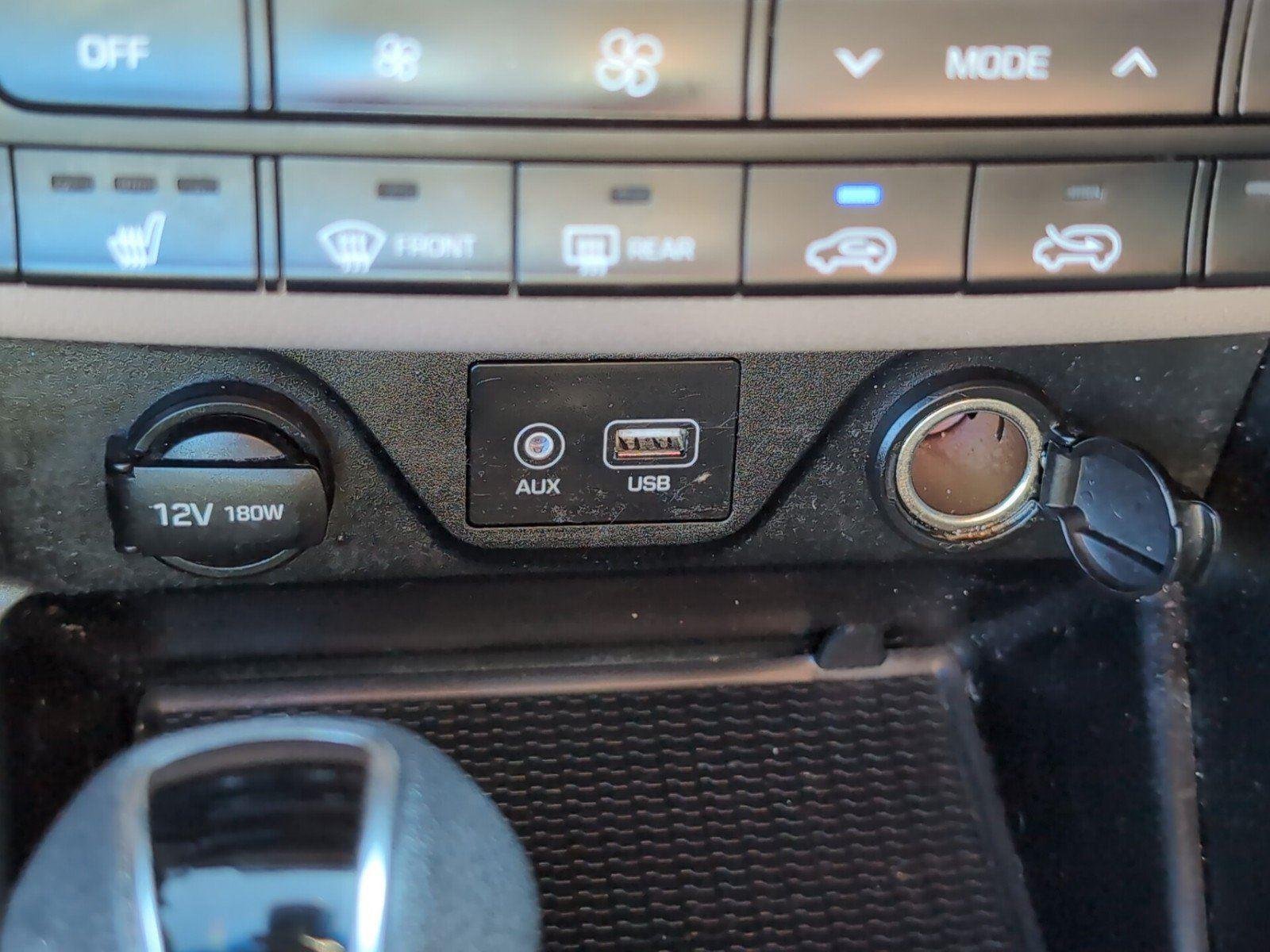 Used 2021 White Cream Hyundai SEL image 21