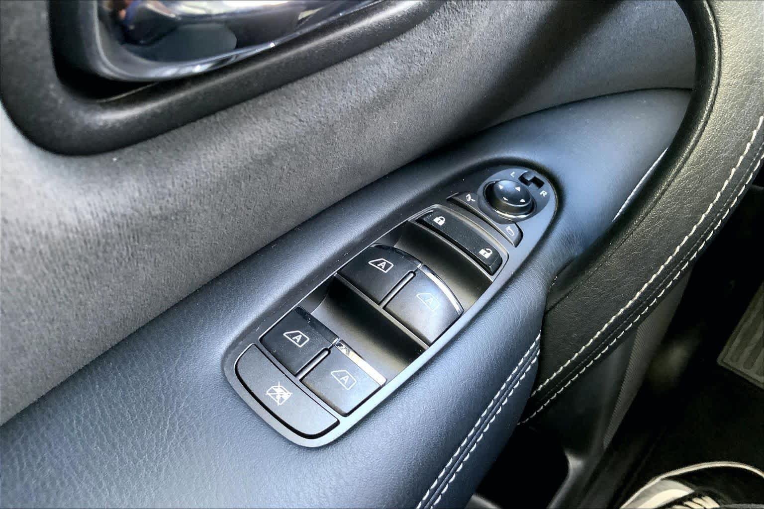 Used 2019 Brilliant Silver Metallic Nissan SV image 34