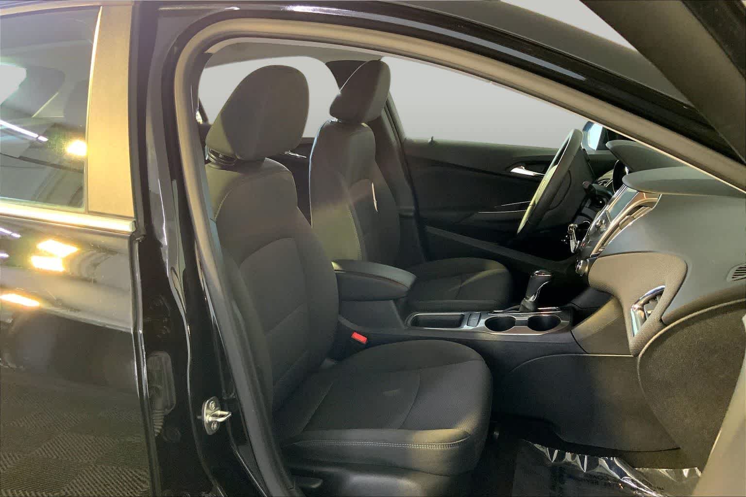Used 2017 Black Chevrolet LT image 8