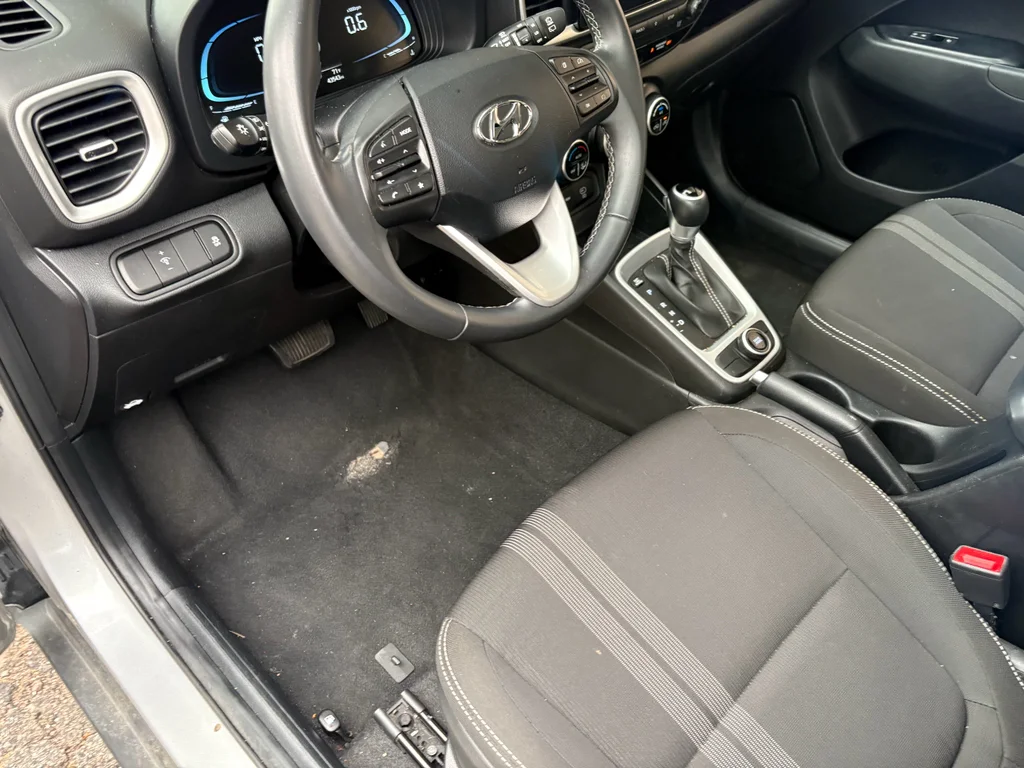 Used 2025 Shimmering Silver Hyundai SEL image 14