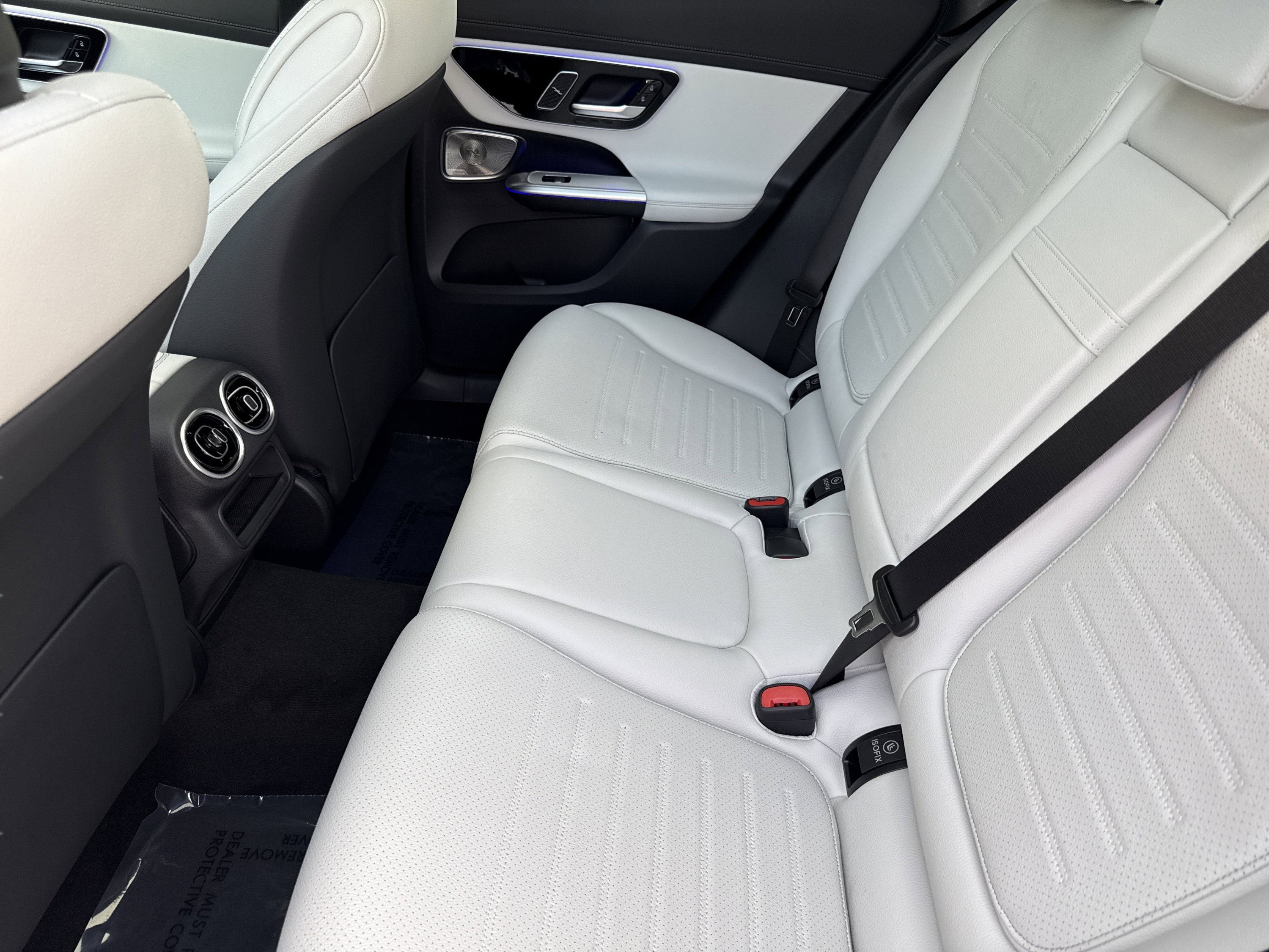 Certified Used 2026 Polar White Mercedes-Benz GLC 300 image 13