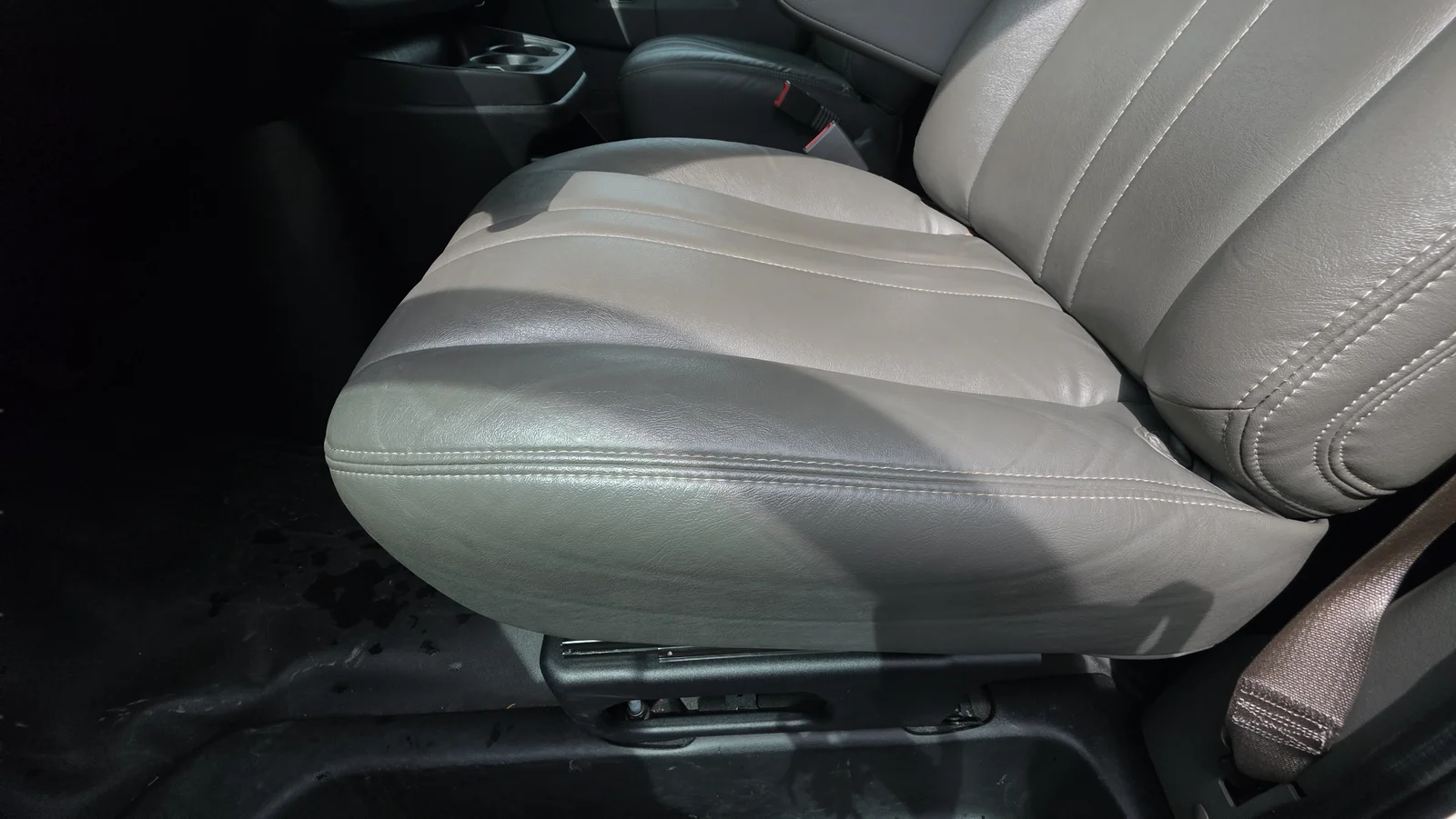 Used 2020 White Chevrolet LS image 10