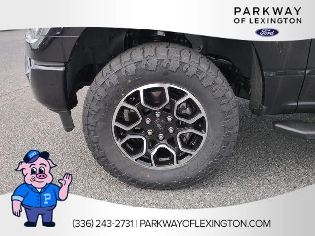 Used 2023 Black Ford XLT image 10