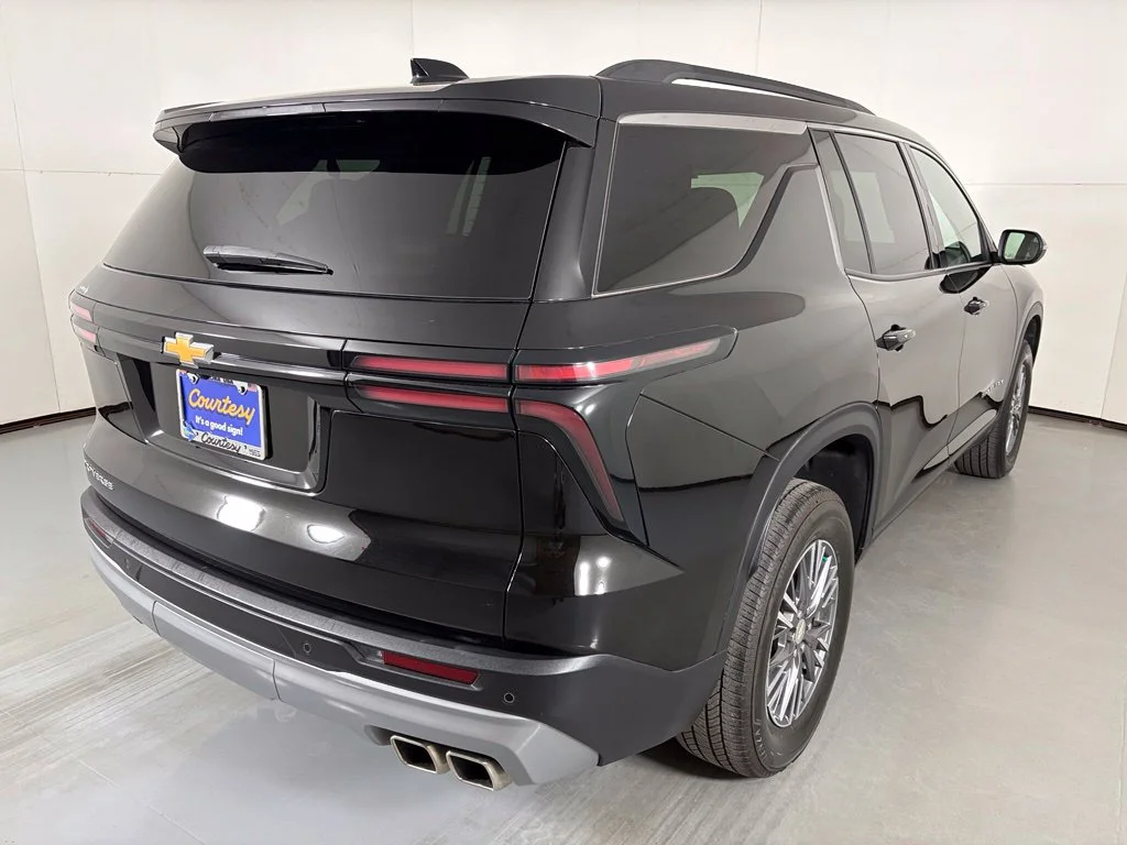 Used 2025 Black Chevrolet LT image 8