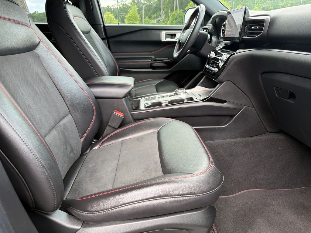 Used 2022 Agate Black Metallic Ford ST-Line image 39
