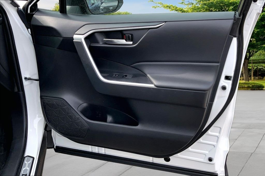 Used 2024 White Toyota Woodland Edition image 27